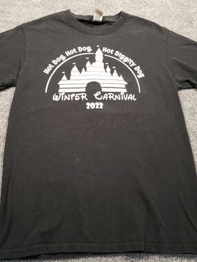 Disney Winter Carnival 2022 Black T Shirt Size Small EUC